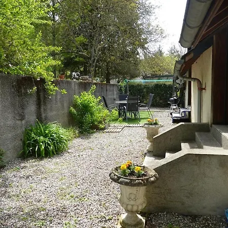 Maison Vue Montagne 度假居 *